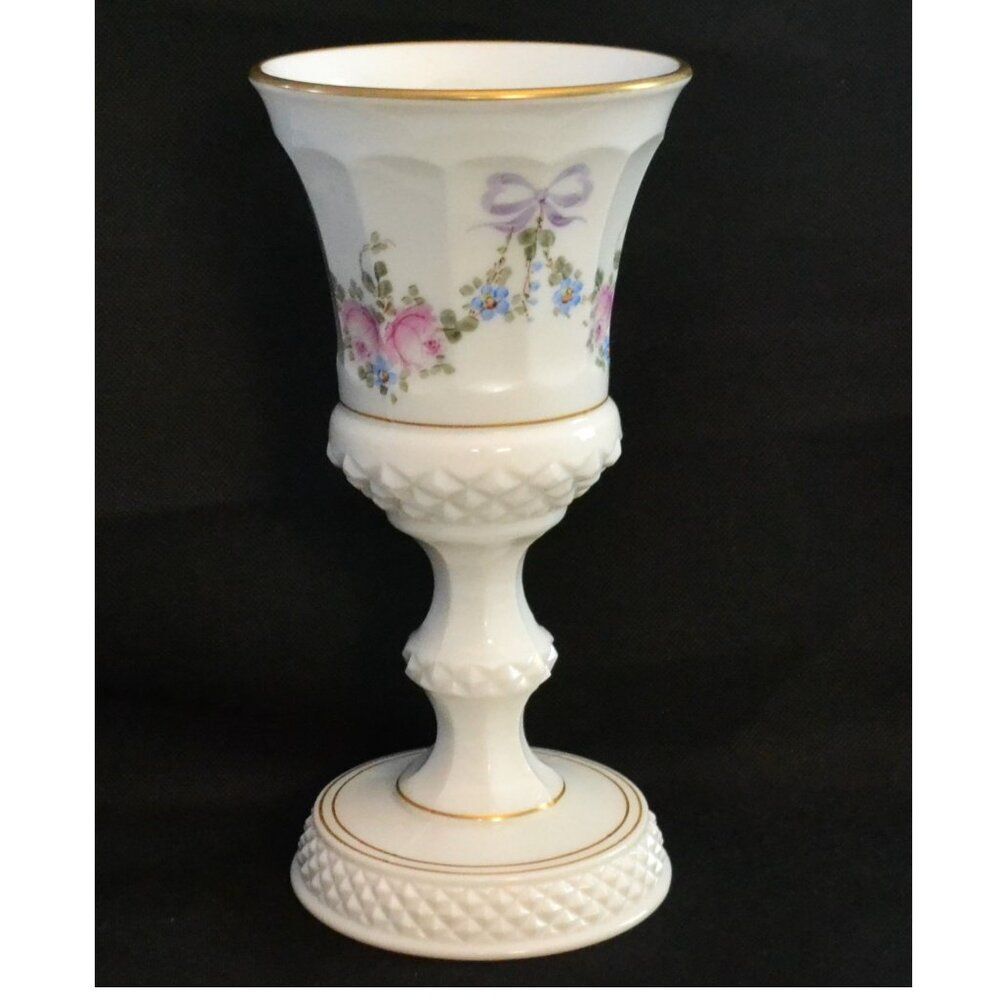 Vintage Westmoreland Milk Glass Vase/Urn With Hand Painted Roses Bows - Picture 2 of 5